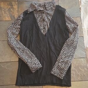 Chic Black and White V-Neck Sweater